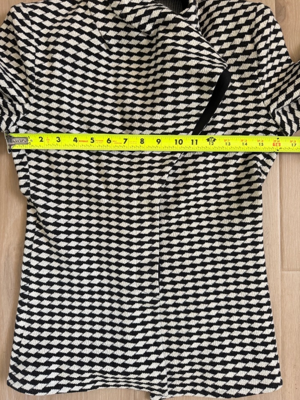 ARMANI COLLEZIONI Vintage Black & White Classic Wool Blend Blazer Size 4 - Picture 4 of 9